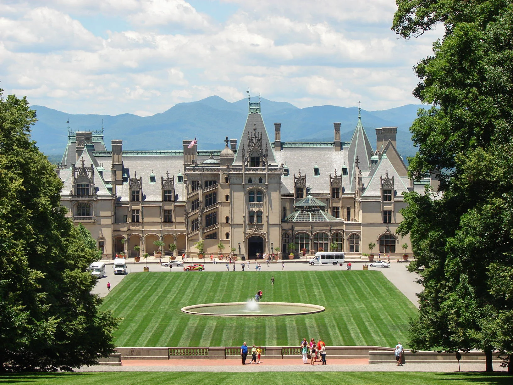 Biltmore castle with hundreds in attended on a warm spring day